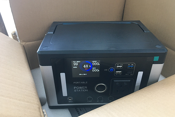 Centrală electrică portabilă în aer liber de 700 W Ambalaj logistic perfect