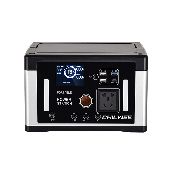 Generator solar inteligent de 700 W pentru încărcarea iluminatului de urgență